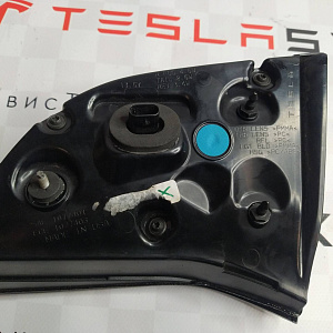 Фонарь крышки багажника левый