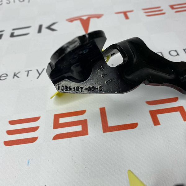 Амортизатор капота